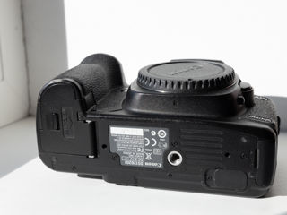 Canon 5D mark II body foto 2