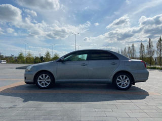 Toyota Avensis foto 5