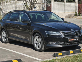 Skoda Superb foto 2