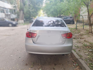 Hyundai Elantra foto 2