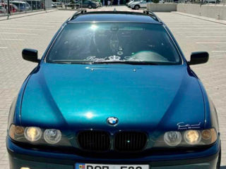 BMW 5 Series foto 3