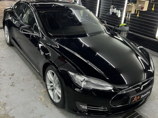 Tesla Model S foto 2