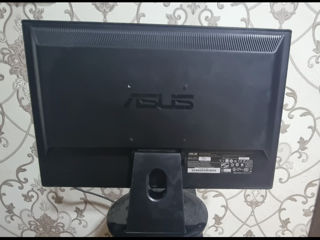 ASUS 21,5" foto 2