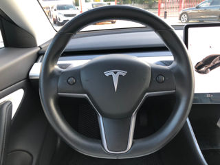 Tesla Model 3 foto 12