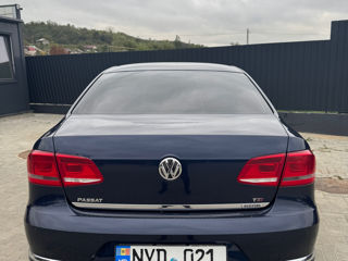 Volkswagen Passat foto 3