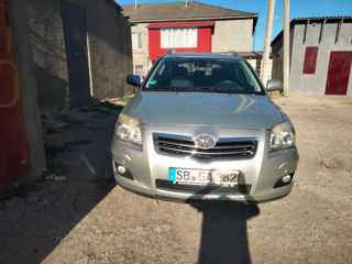 Toyota Avensis foto 8