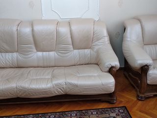 Canapea din lemn cu piele naturală italiană(se desface pentru dormit) + fotoliu de la ergolemn foto 1