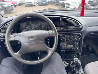 Ford Mondeo foto 10