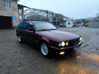 BMW 5 Series foto 3