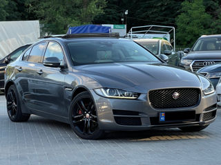 Jaguar XE foto 4