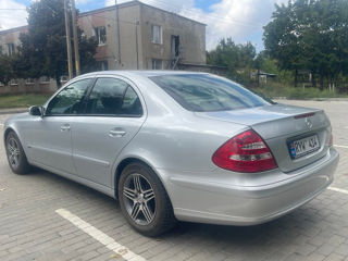 Mercedes E-Class foto 2