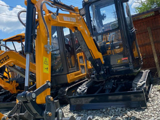 Miniexcavato Macao CT 26