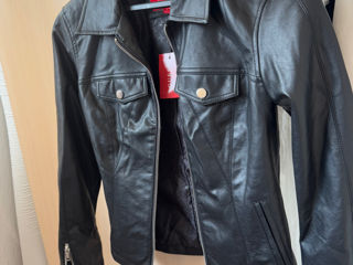 Куртка Guess foto 0