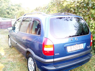 Opel Zafira foto 4