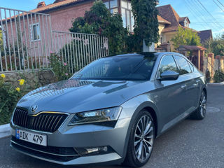 Skoda Superb foto 1