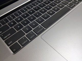 2019 MacBook pro 16" i9 16gb 1TB foto 3