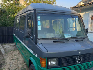 Mercedes 310D foto 2