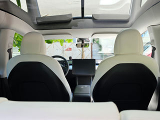 Tesla Model Y foto 4