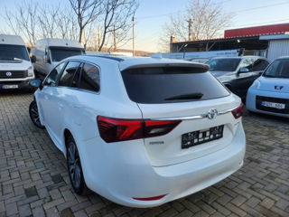 Toyota Avensis foto 13