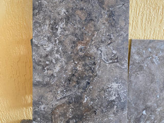 Travertin gri Silver Gray – piatră naturală pentru fațadă, podea și pereți interior/exterior foto 3