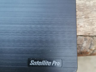 Toshiba Satellite Pro foto 3