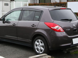 Nissan Tiida foto 1