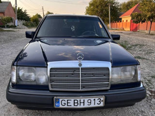 Mercedes Series (W124) foto 2