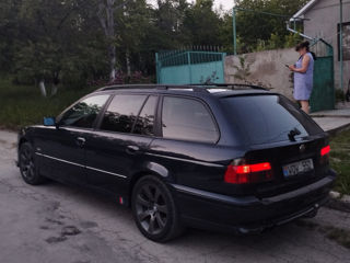 BMW 5 Series foto 4