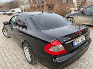 Mercedes E-Class foto 2