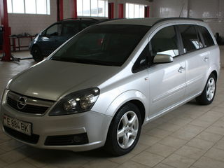 Opel Zafira foto 1