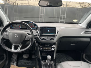 Peugeot 2008 foto 8