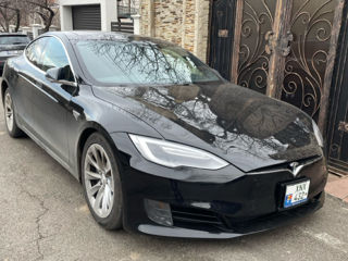 Tesla Model S foto 2