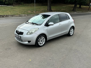 Toyota Yaris foto 1