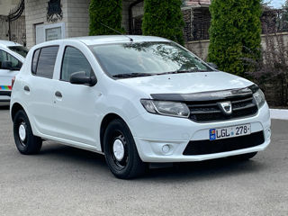 Dacia Sandero foto 1