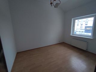 Apartament cu 4 camere, 97 m², Buiucani, Chișinău foto 4