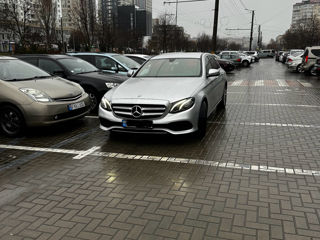 Mercedes E-Class foto 2