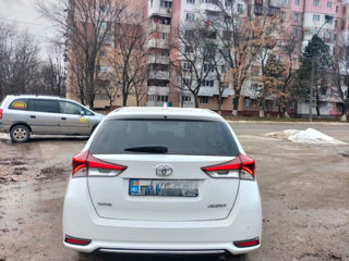 Toyota Auris foto 2