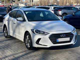 Hyundai Elantra foto 4