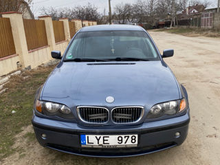 BMW 3 Series Touring foto 2