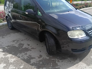 Volkswagen Touran foto 4