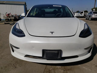 Tesla Model 3 foto 2