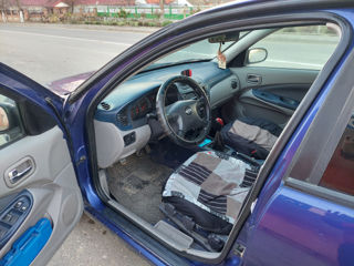 Nissan Almera foto 6