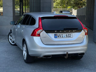 Volvo V60 foto 1