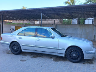 Mercedes E-Class foto 9