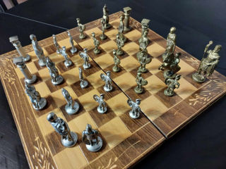Jocurile Șah,Table și Dame, exclusiv.