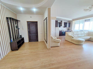 Apartament cu 4 camere, 140 m², Centru, Chișinău foto 4