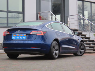 Tesla Model 3 foto 2