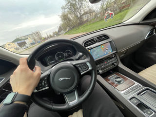 Jaguar F-PACE foto 10