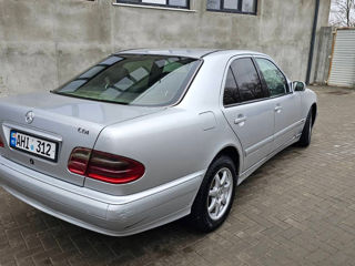 Mercedes E-Class foto 4