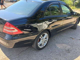 Mercedes C-Class foto 5